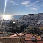 Beachfront 2 Bedroom * Albufeira