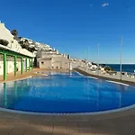 Beachfront 2 Bedroom * Αλμπουφέιρα
