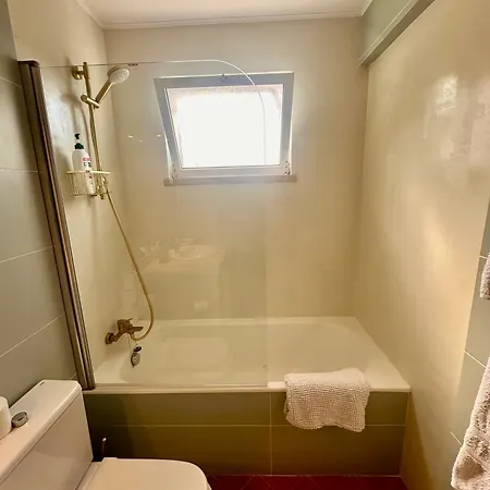 Beachfront 2 Bedroom דירה *