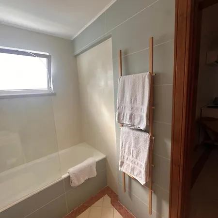 Beachfront 2 Bedroom דירה
