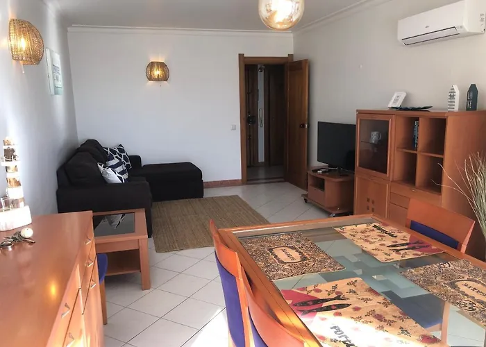 Beachfront 2 Bedroom דירה