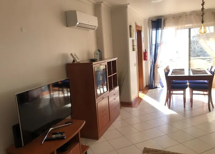 Beachfront 2 Bedroom * אלבופיירה