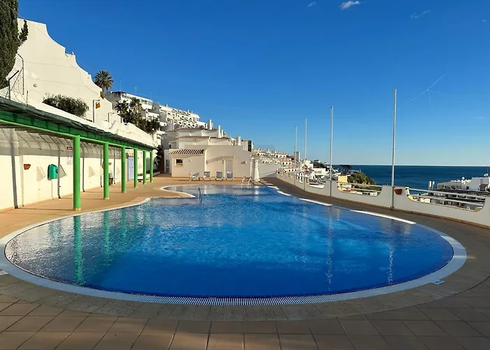 Beachfront 2 Bedroom * אלבופיירה